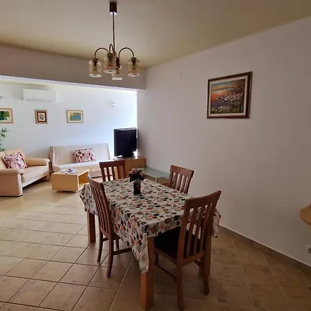 Haus Anica Apartment